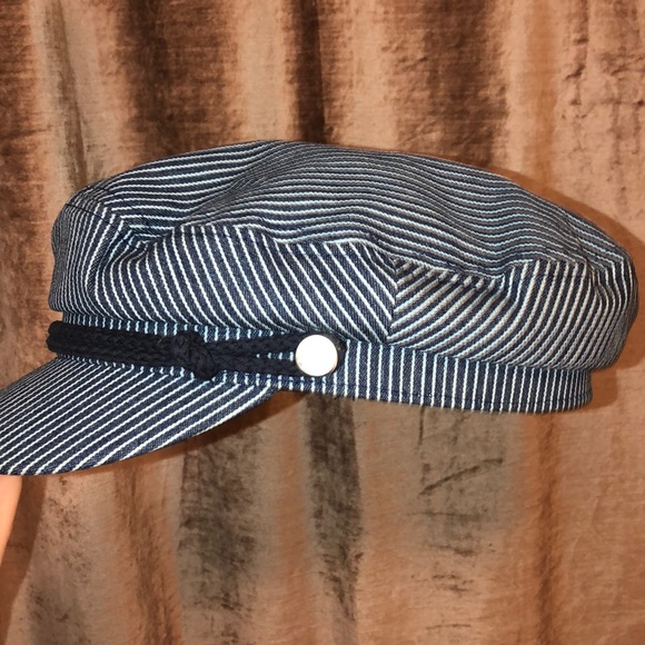 Trendy Hat! - Picture 3 of 4